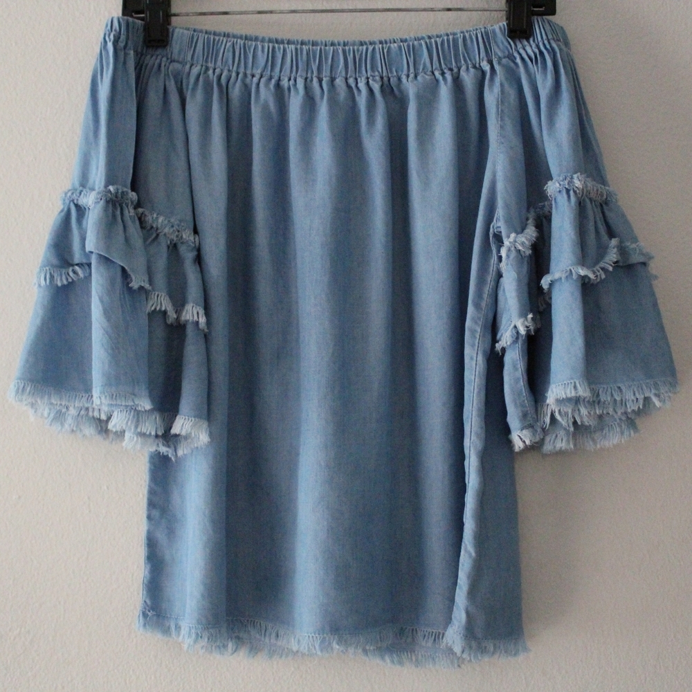 Elan Chambray Off The Shoulder 3/4 Sleeve Top - Picture 2 of 7